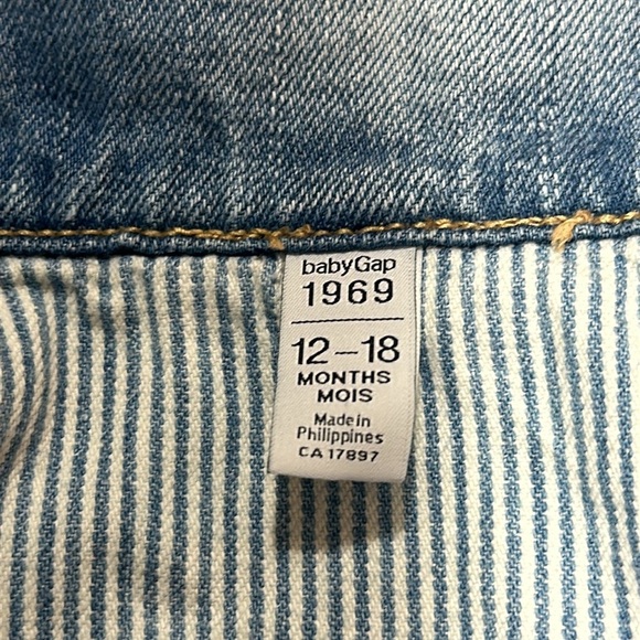 GAP - classic denim jean jacket. Size 12-18 months - Picture 3 of 6